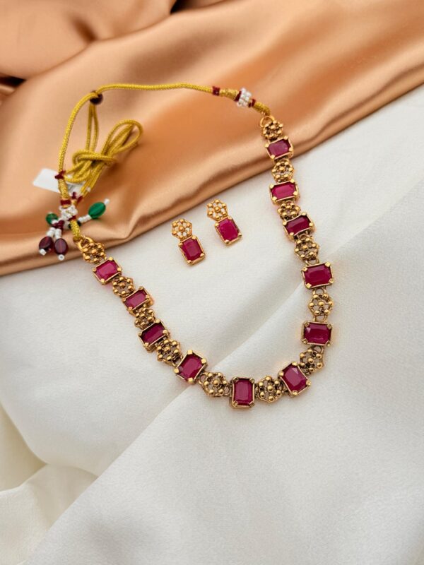 REGAL RUBY RECTANGLE STONE NECKLACE SET