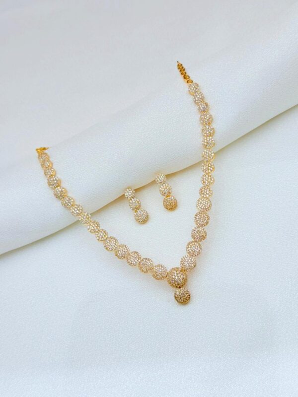 GOLDEN RADIANCE CRYSTAL CHOKER SET N-119