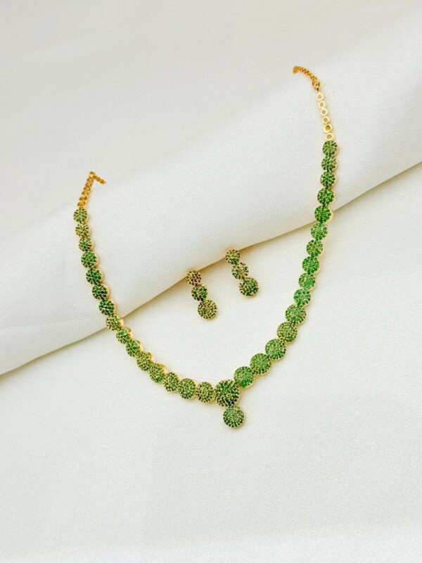 GREEN ENVY CLUSTER NECKLACE SET N-122