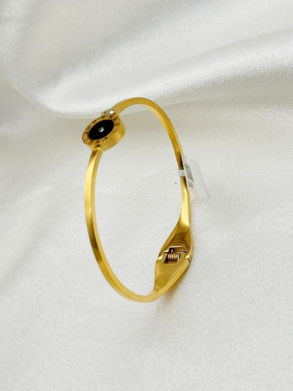 THE AURELIAN LEGACY BANGLE B-105