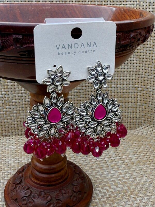 MAGENTA BLOOM OXIDIZED DROP EARRINGS E-135