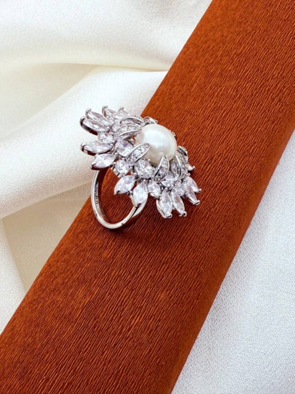 LUXURY PEARL CLUSTER FINGER RING R-145