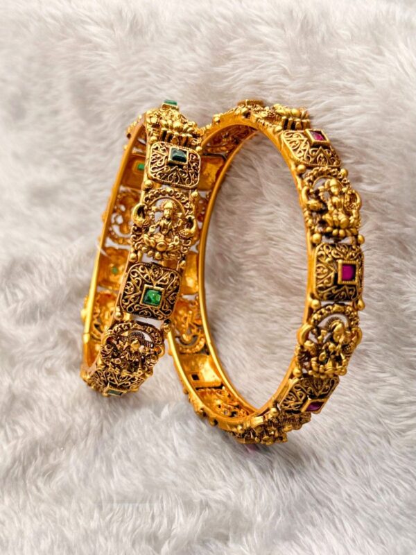 LAKSHMI SQUARE TEMPLE BANGLE COMBO B-164
