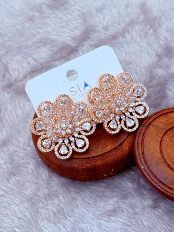ROSE GOLD TONE WEDDING BLOOM STUDS E-180