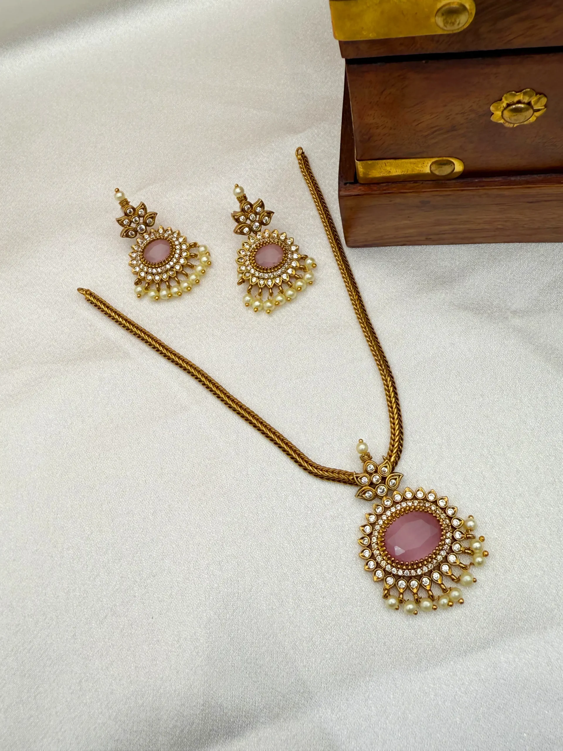 VANDANA PALA 242 (5) VANDANA PALA 242 (5)