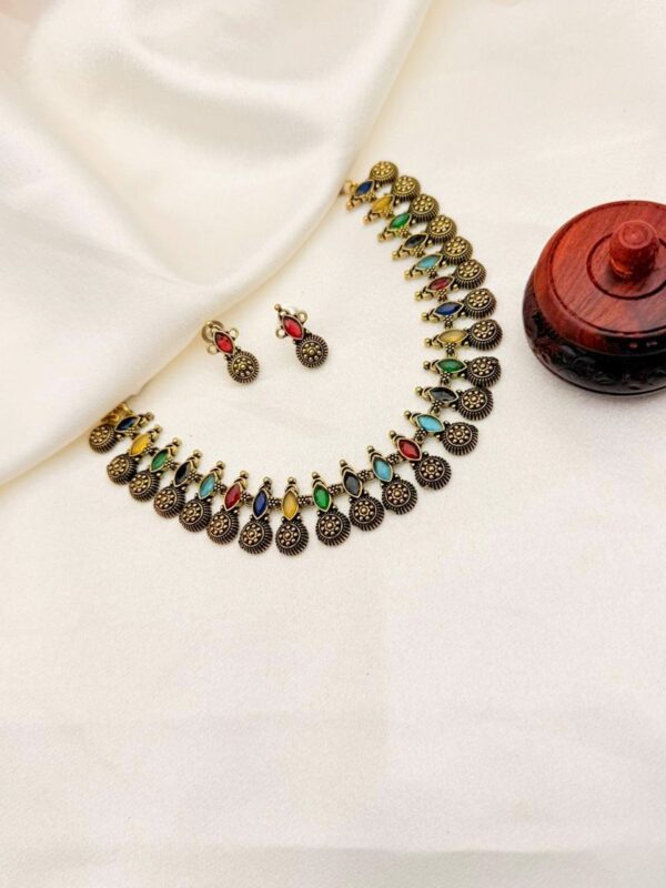 RUDRANI VARNA STONES NECKLACE SET N-111