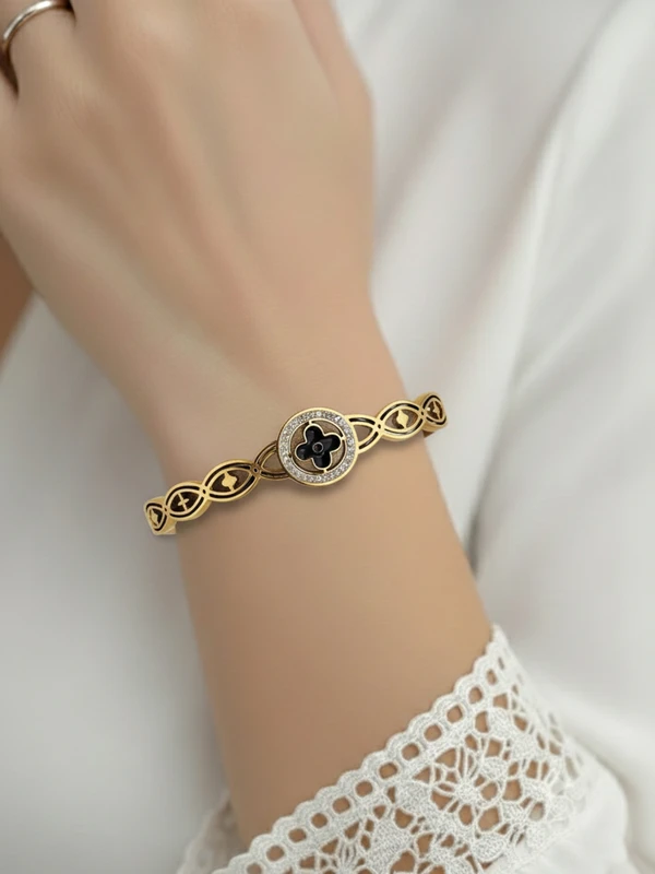 VANDANA PALA 421 (2) VANDANA PALA 421 (2)