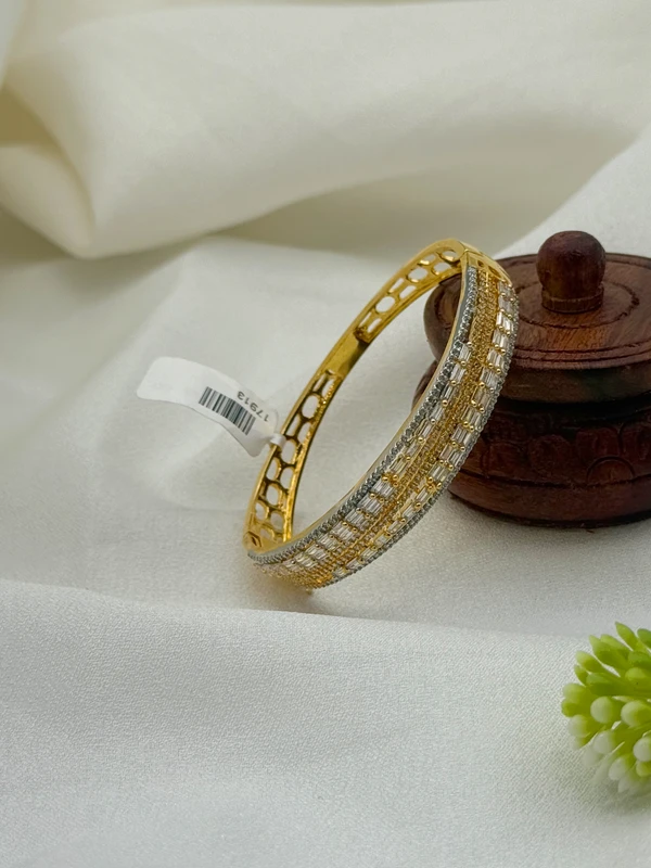 CRYSTAL AD STONE GOLD CUFF BANGLE CB-422