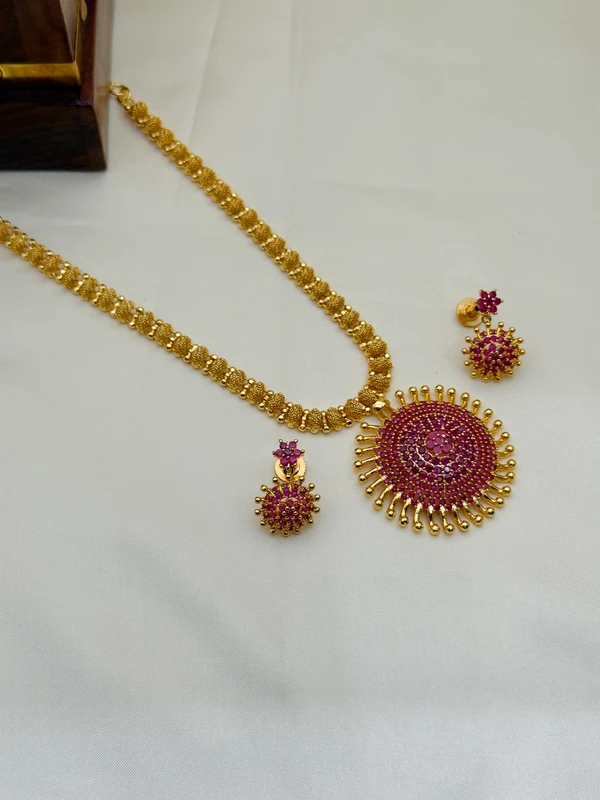 GOLD-TONE RUBY MAGENTA AD HARAM SET H-441
