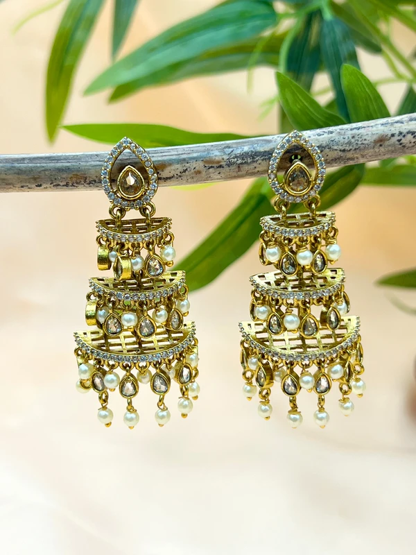 TRIPLE TIER PEARL EARRINGS E-499