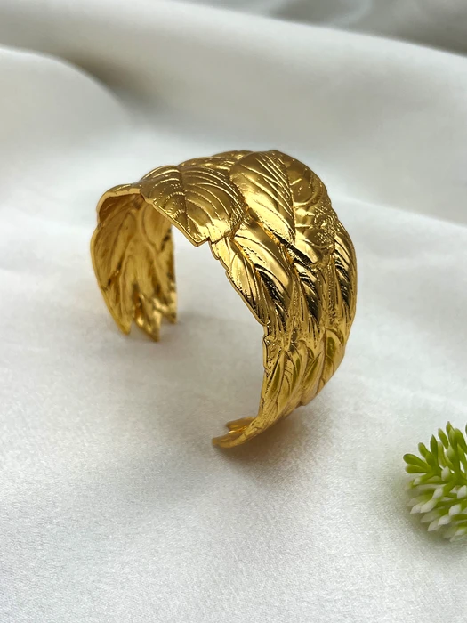 GOLD TONE LEAF CUFF BANGLE CB-574