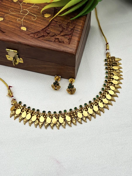 TRADITIONAL ILAKKATHALI CHOKER SET CN620